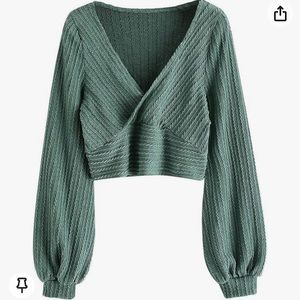 NWT Zaful V-neck Cropped Sweater